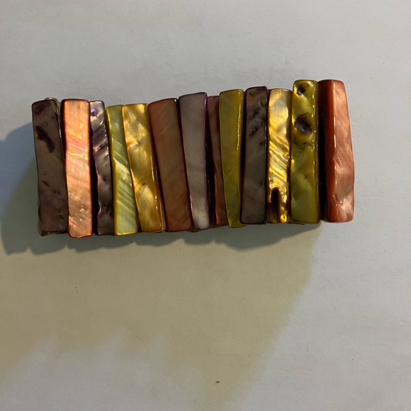 Multicolor Shell Bracelet - Picture 3 of 7